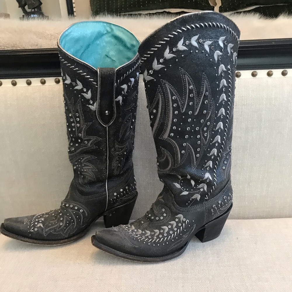 Size 7 corral vintage and sparkle